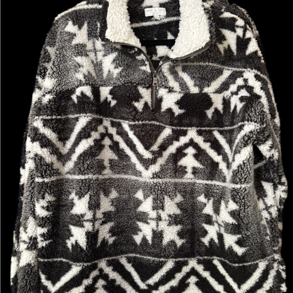 Black and White Fleece Pullover